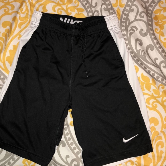 mens small nike shorts